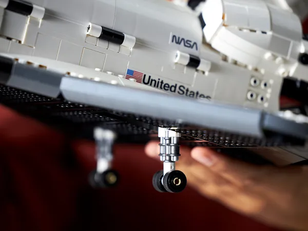 NASA Space Shuttle Discovery — 20