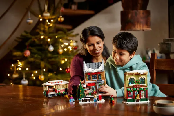 Holiday Main Street — 9