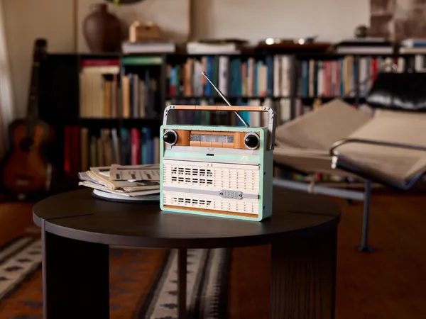 Retro Radio — 8
