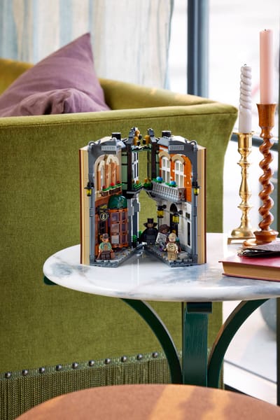 Sherlock Holmes: Book Nook — 17