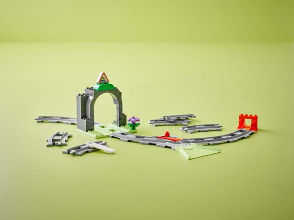 Train Tunnel and Tracks Expansion Set — 9