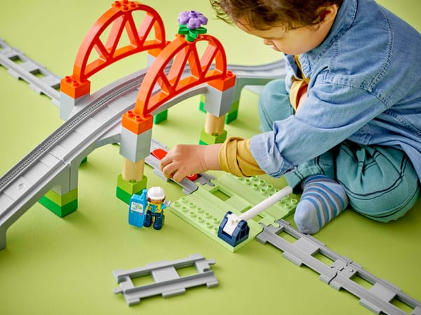 Train Bridge and Tracks Expansion Set — 6