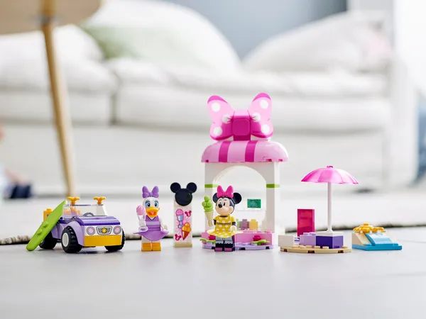 Minnie Mouse's Ice Cream Shop — 11