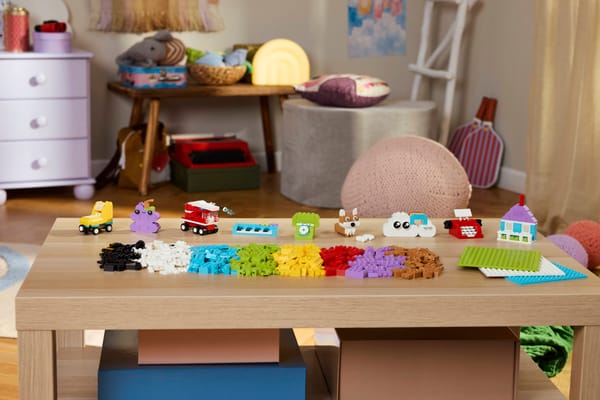 Creative Build-and-Play Box — 11