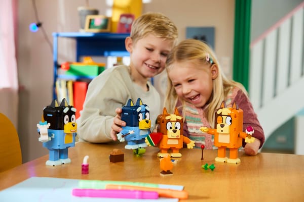 Brick-Built Bluey Family — 14