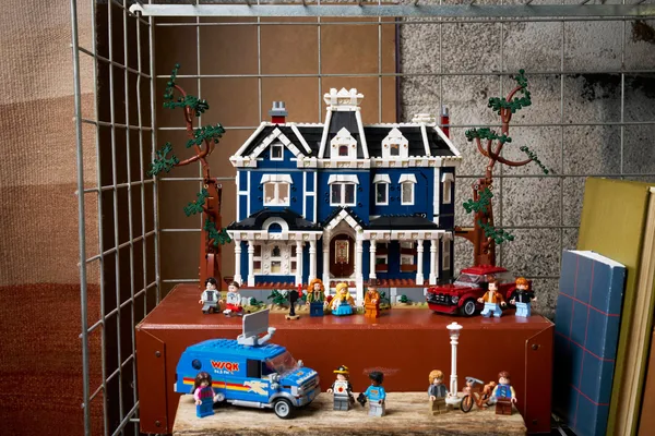 Stranger Things: The Creel House — 16