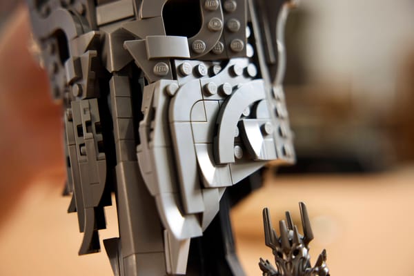 The Lord of the Rings: Sauron's Helmet — 8