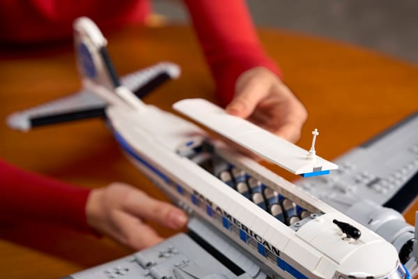 Douglas DC-3 PAN AM Airliner — 11