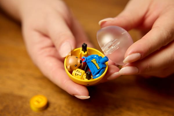 Minifigure Vending Machine — 12