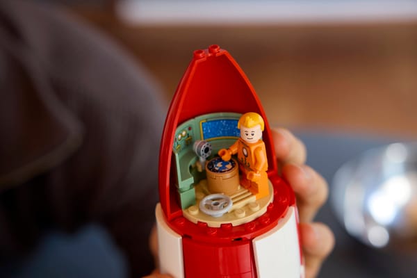 Tintin Moon Rocket — 14
