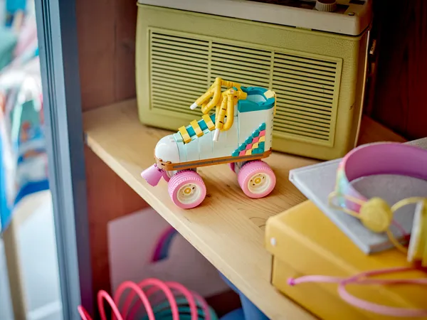 Retro Roller Skate — 10