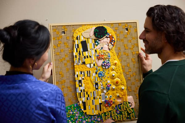 Gustav Klimt – The Kiss — 10