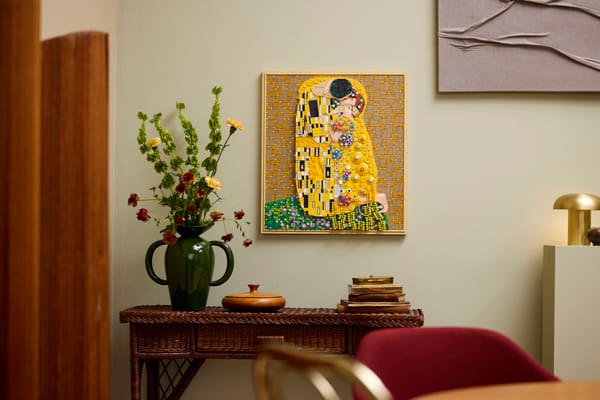 Gustav Klimt – The Kiss — 6
