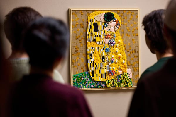 Gustav Klimt – The Kiss — 8