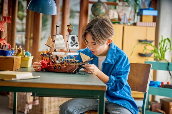 Iconic Pirate Ship — 15