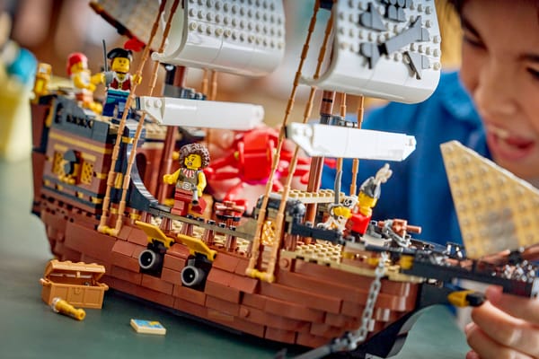 Iconic Pirate Ship — 16