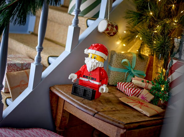 Up-Scaled Santa Minifigure — 4