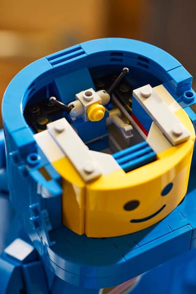Up-Scaled Blue Astronaut Minifigure — 9