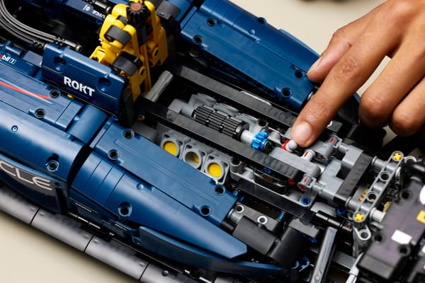 Oracle Red Bull Racing RB20 F1 Car — 10
