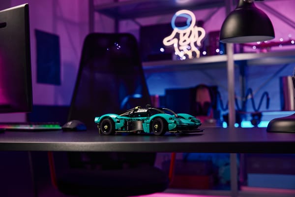 Aston Martin Valkyrie — 8