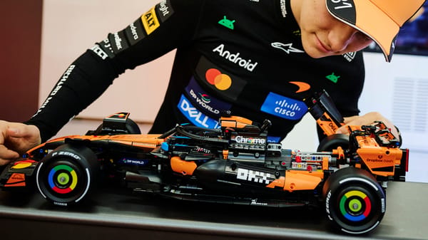 McLaren MCL39 F1 Car — 10