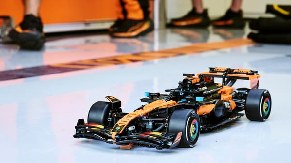 McLaren MCL39 F1 Car — 11