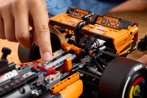 McLaren MCL39 F1 Car — 15