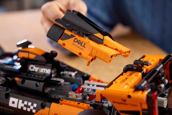 McLaren MCL39 F1 Car — 16