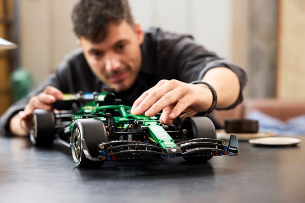 Aston Martin Aramco AMR25 F1 Car — 14