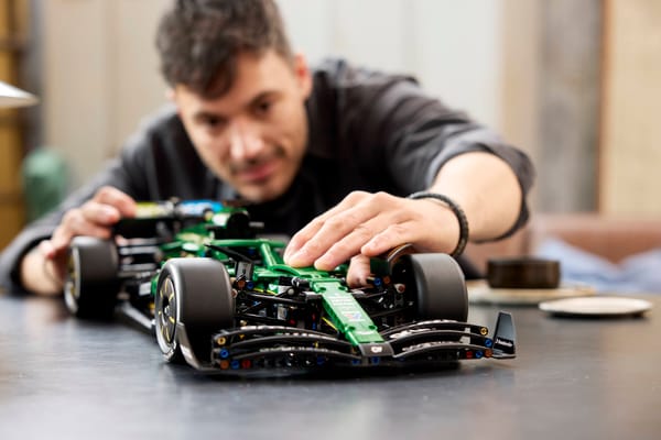 Aston Martin Aramco AMR25 F1 Car — 15