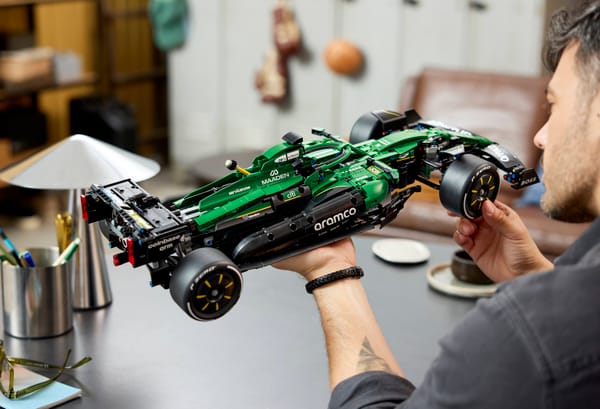 Aston Martin Aramco AMR25 F1 Car — 18