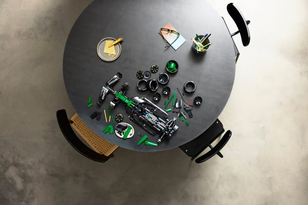 Aston Martin Aramco AMR25 F1 Car — 8