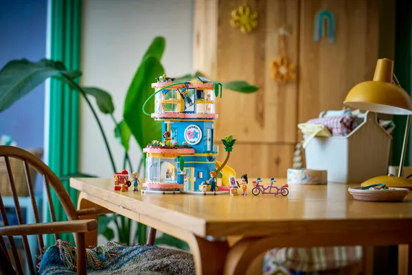Heartlake City Friends Club House — 10