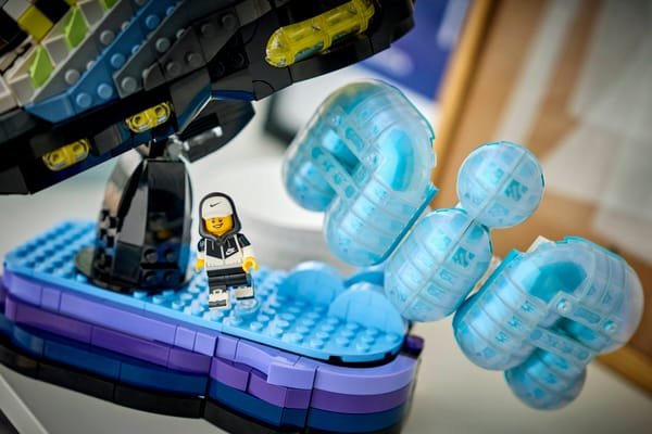 Nike Air Max 95 x LEGO Set — 10