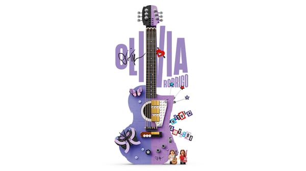 Olivia Rodrigo’s Dual Guitar — 9