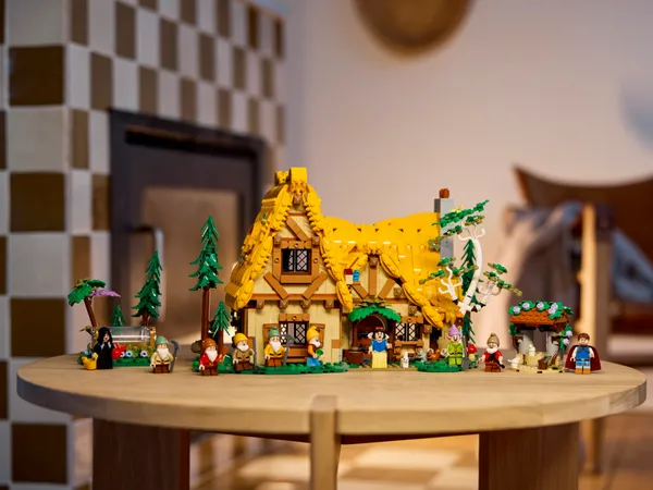 Snow White and the Seven Dwarfs' Cottage — 11