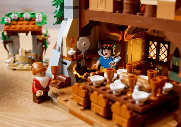Snow White and the Seven Dwarfs' Cottage — 12