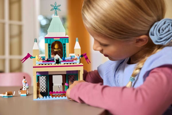 Arendelle Frozen Castle — 7