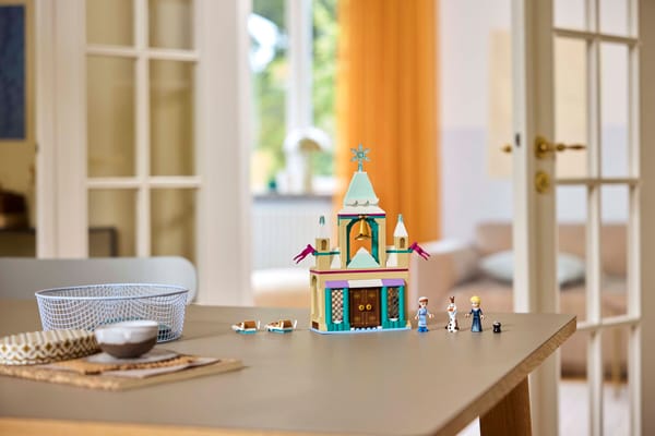Arendelle Frozen Castle — 9