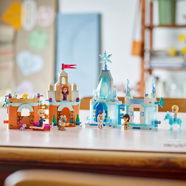 Mini Arendelle Castle & Elsa's Ice Palace — 10