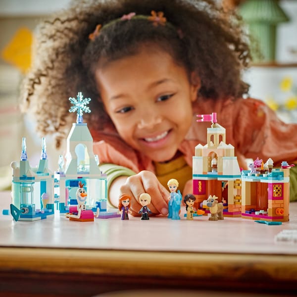 Mini Arendelle Castle & Elsa's Ice Palace — 8