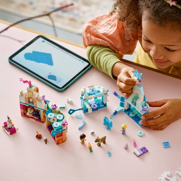 Mini Arendelle Castle & Elsa's Ice Palace — 9