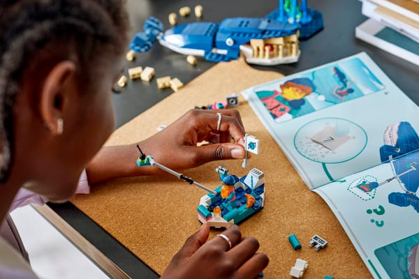 Antarctic Animals Science Kit — 8