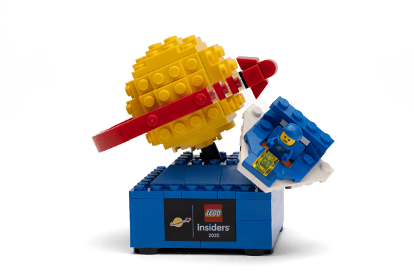 Retro Space Explorer — 2