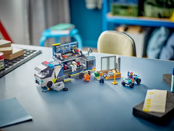 Police Mobile Crime Lab Truck — 9