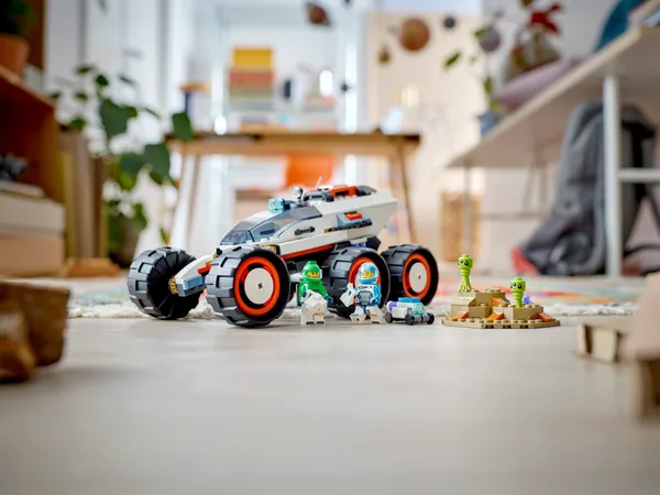 Space Explorer Rover and Alien Life — 9