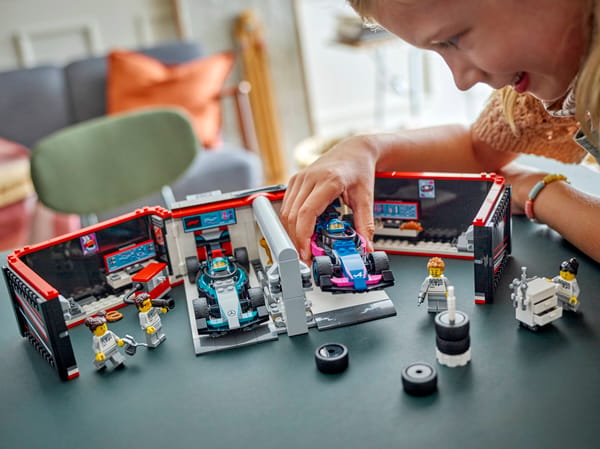 F1 Garage & Mercedes-AMG & Alpine Cars — 7