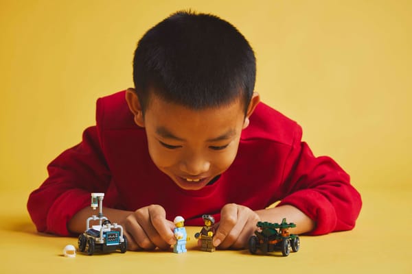 Airplane vs. Hospital Bed Race Car Pack — 6