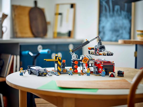 Scrapyard with Cars — 10