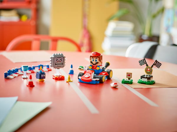 Mario Kart – Interactive LEGO Mario & Standard Kart — 11